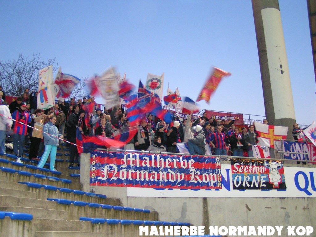 Supporters caennais au stade du Moustoir